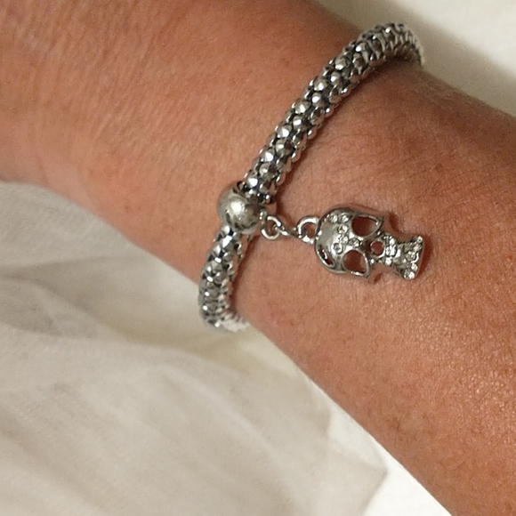 Jewelry - Silver Skull Bracelet!